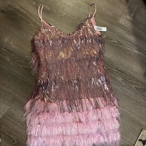 triple threads Dresses & Skirts - Triple Threads NWT Pink Feather Sequin Dress